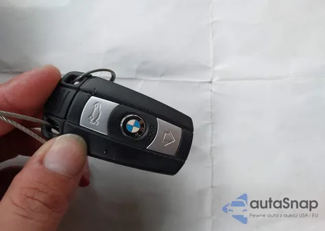 2014 BMW X1 xDrive28I z USA, uszkodzony, nr VIN WBAVL1C52EVY11560